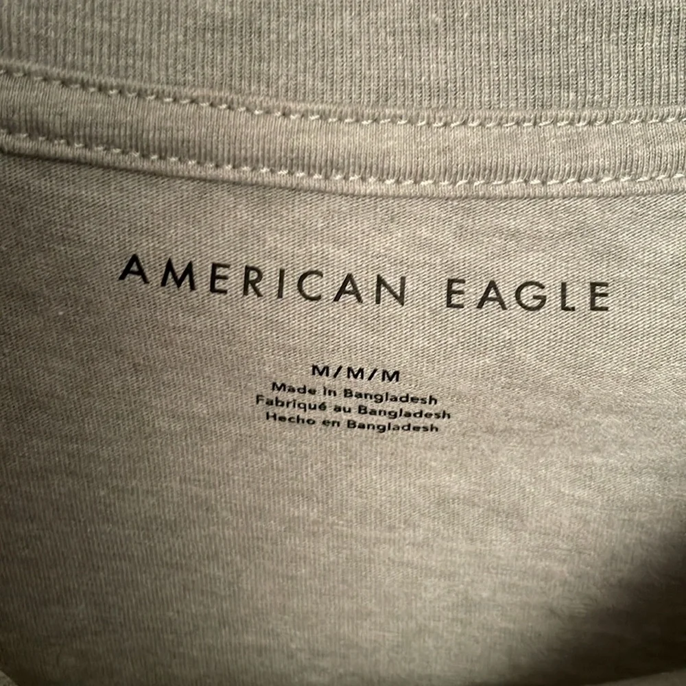 Mens medium American Eagle T-shirt - Picture 3 of 5